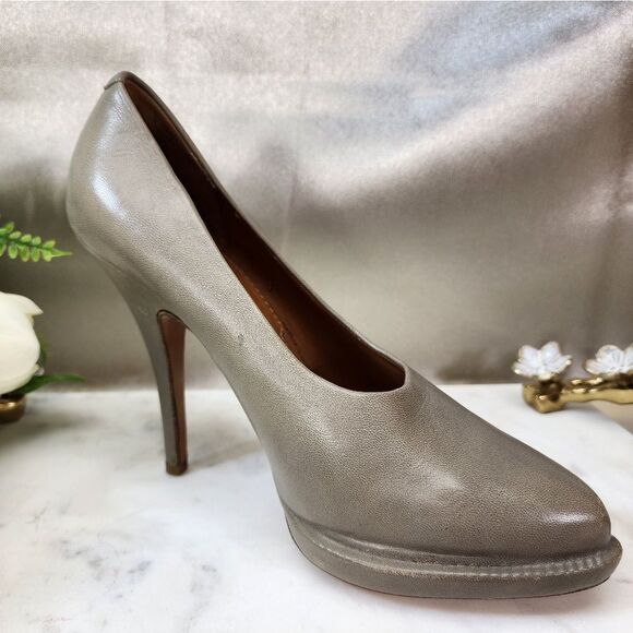 Authentic Givenchy Oyster Grey Leather Platform Heels EUC - Picture 8 of 15